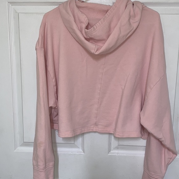 Fabletics pink cropped pullover hoodie size M - Picture 4 of 6